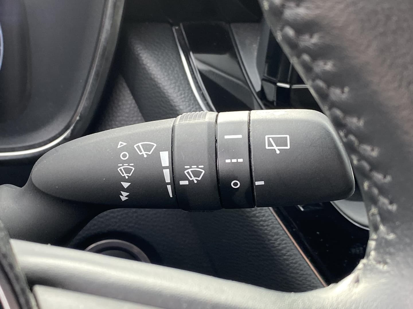 Toyota Corolla-touring-sports thumbnail 28