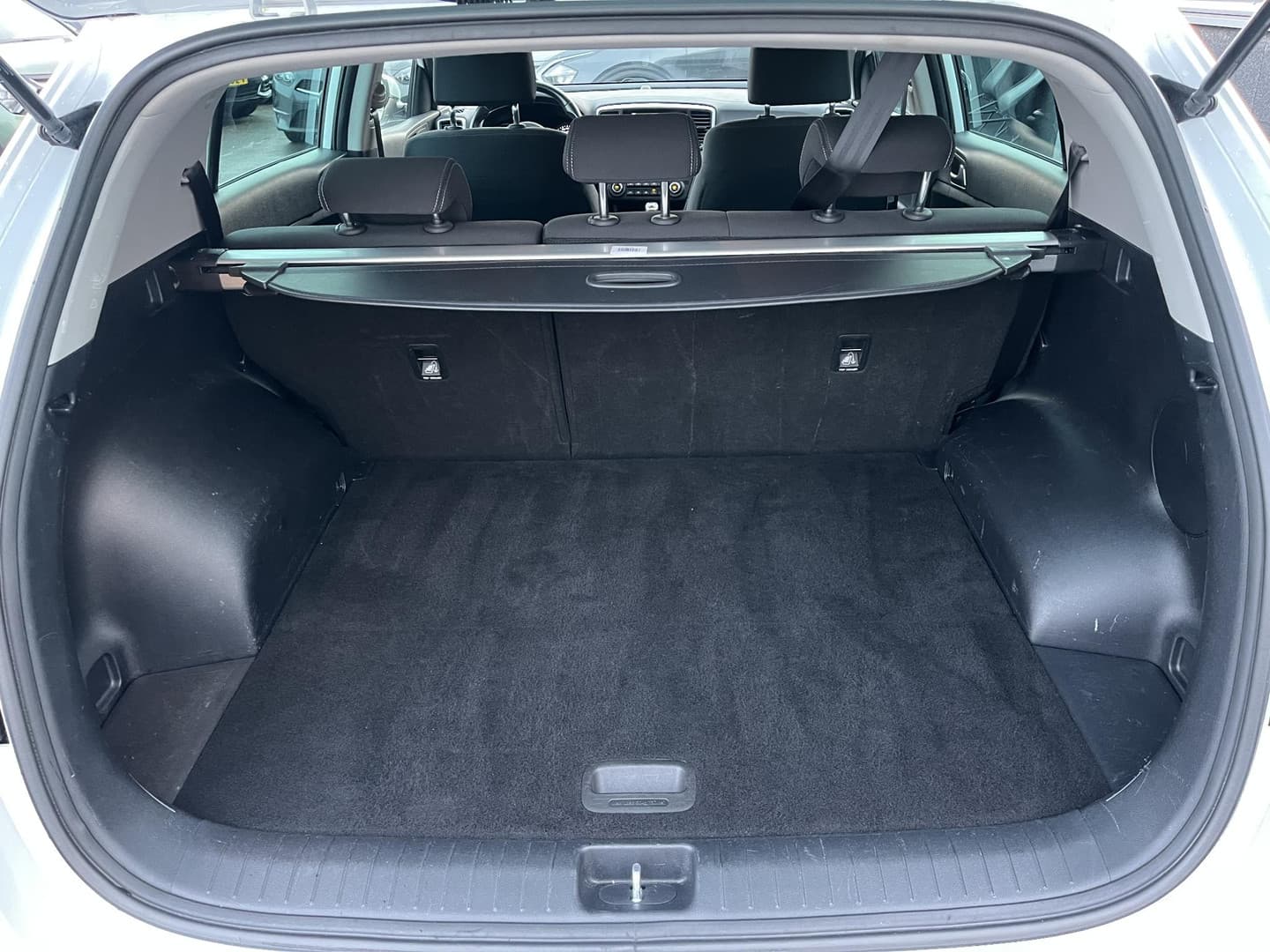 Kia Sportage thumbnail 9