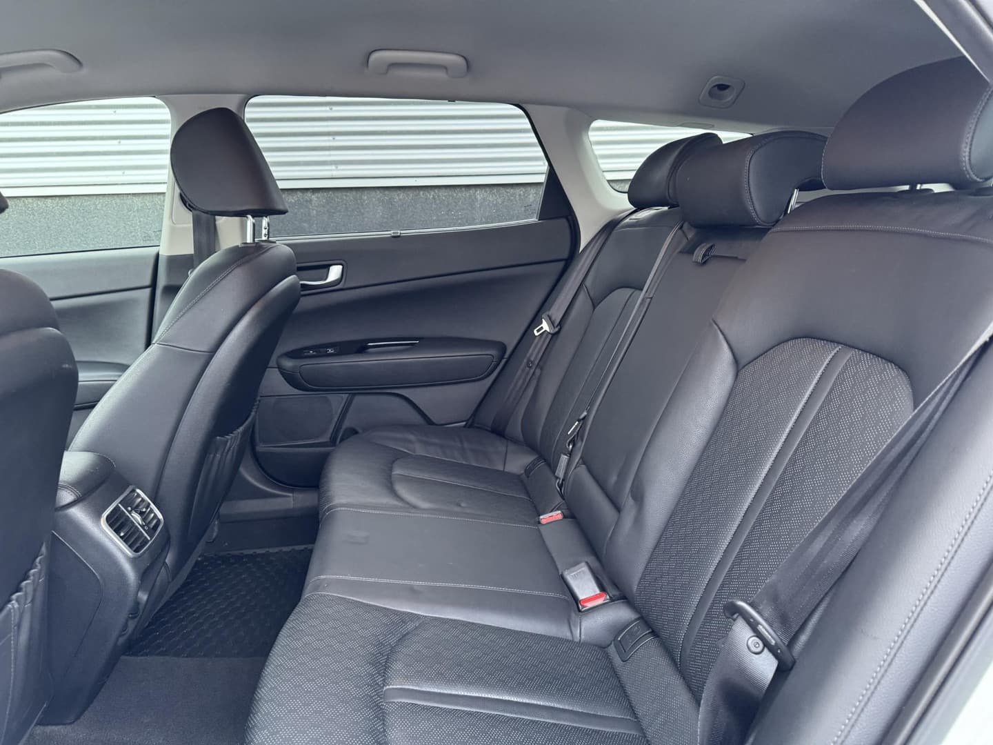 Kia Optima thumbnail 22