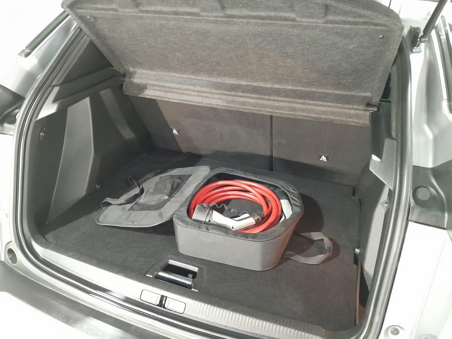 Peugeot E-2008 thumbnail 10