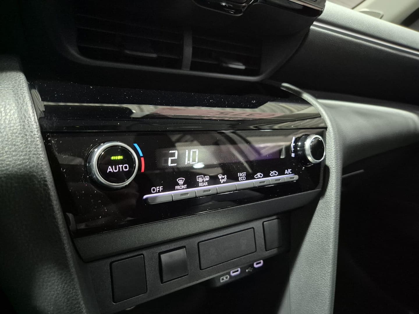 Toyota Yaris-cross thumbnail 27