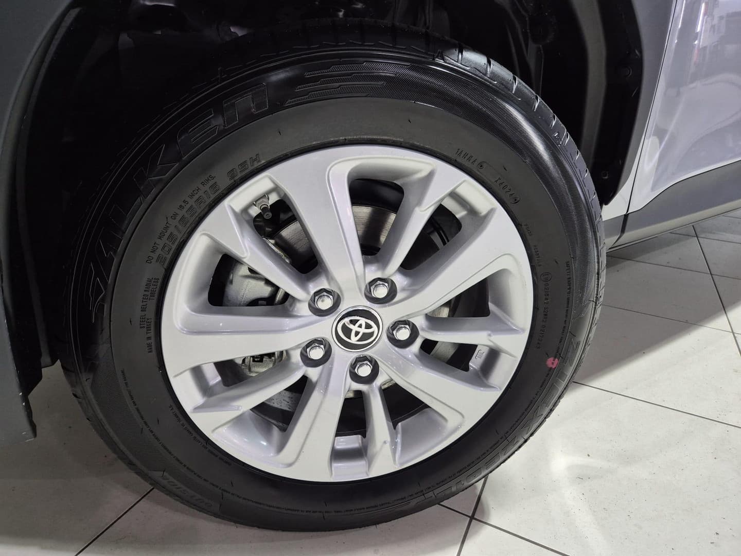 Toyota Yaris-cross thumbnail 2