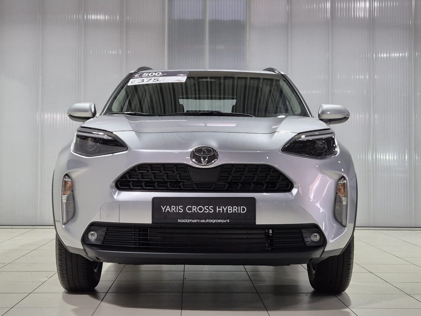 Toyota Yaris-cross thumbnail 4