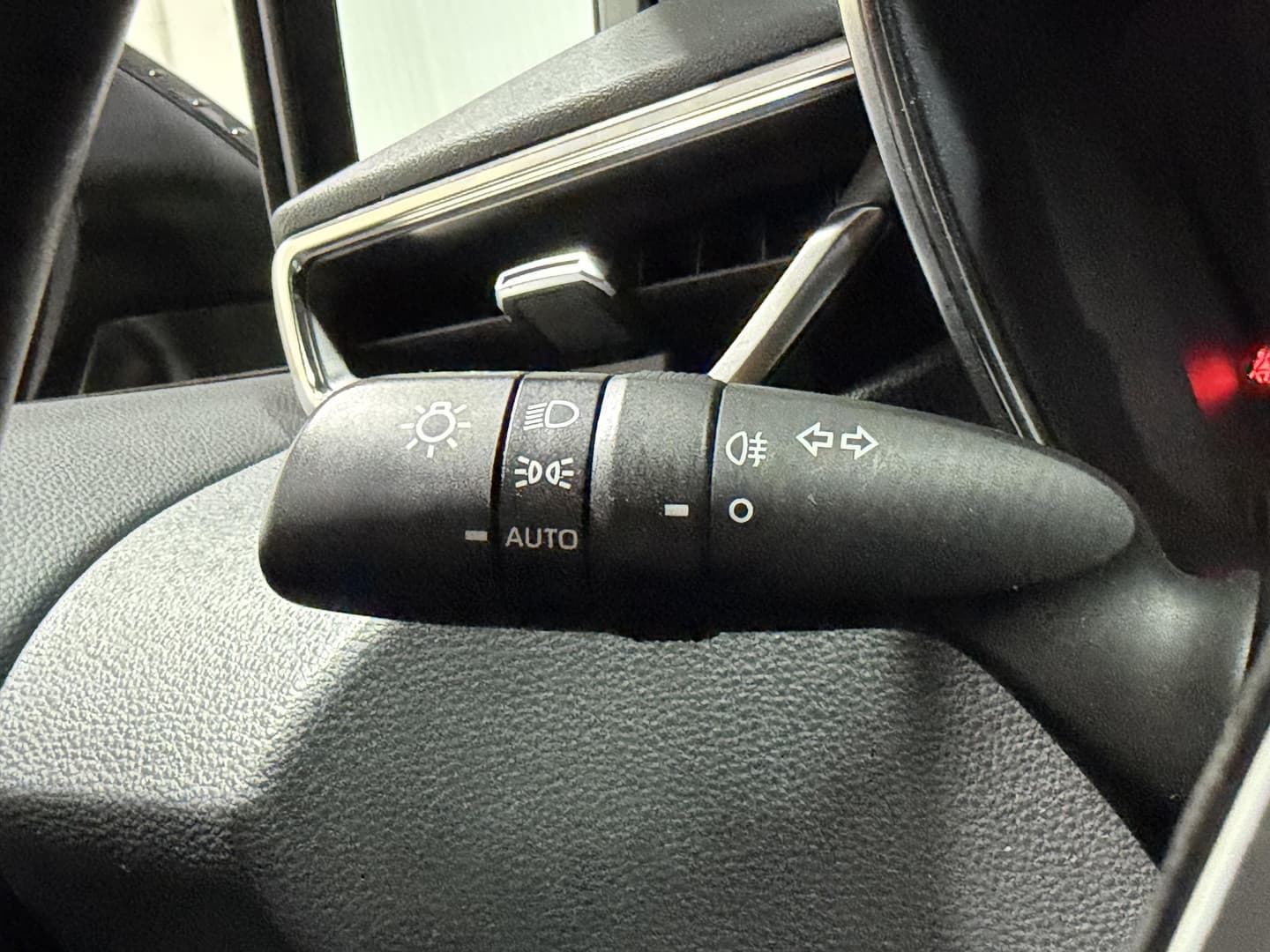 Toyota Corolla-touring-sports thumbnail 15