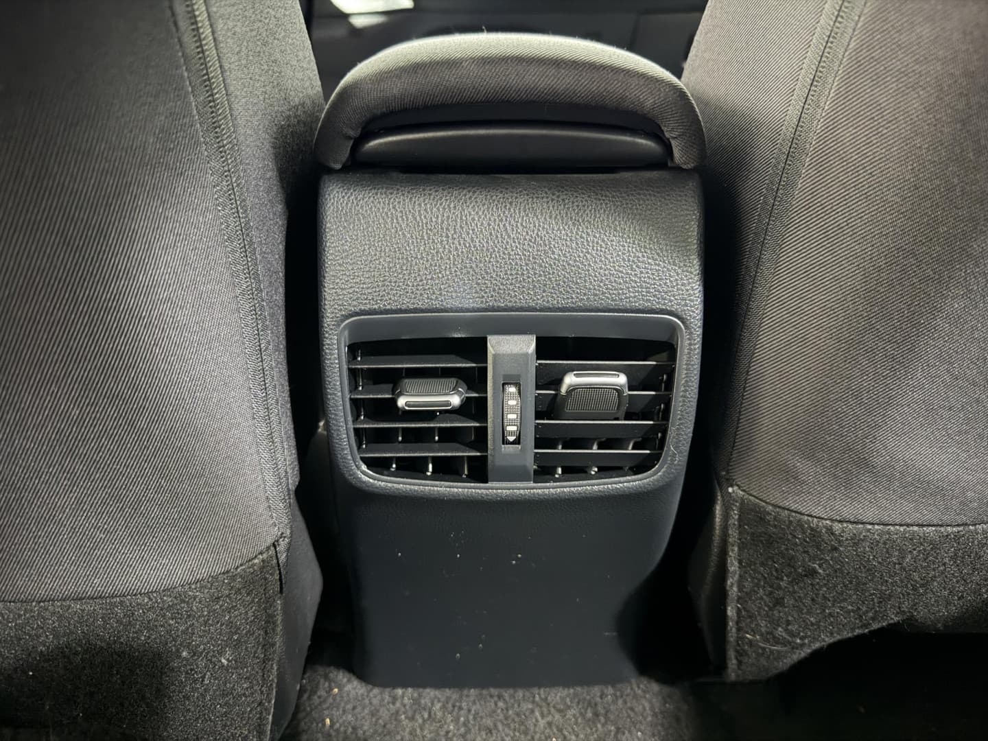 Toyota Corolla-touring-sports thumbnail 31