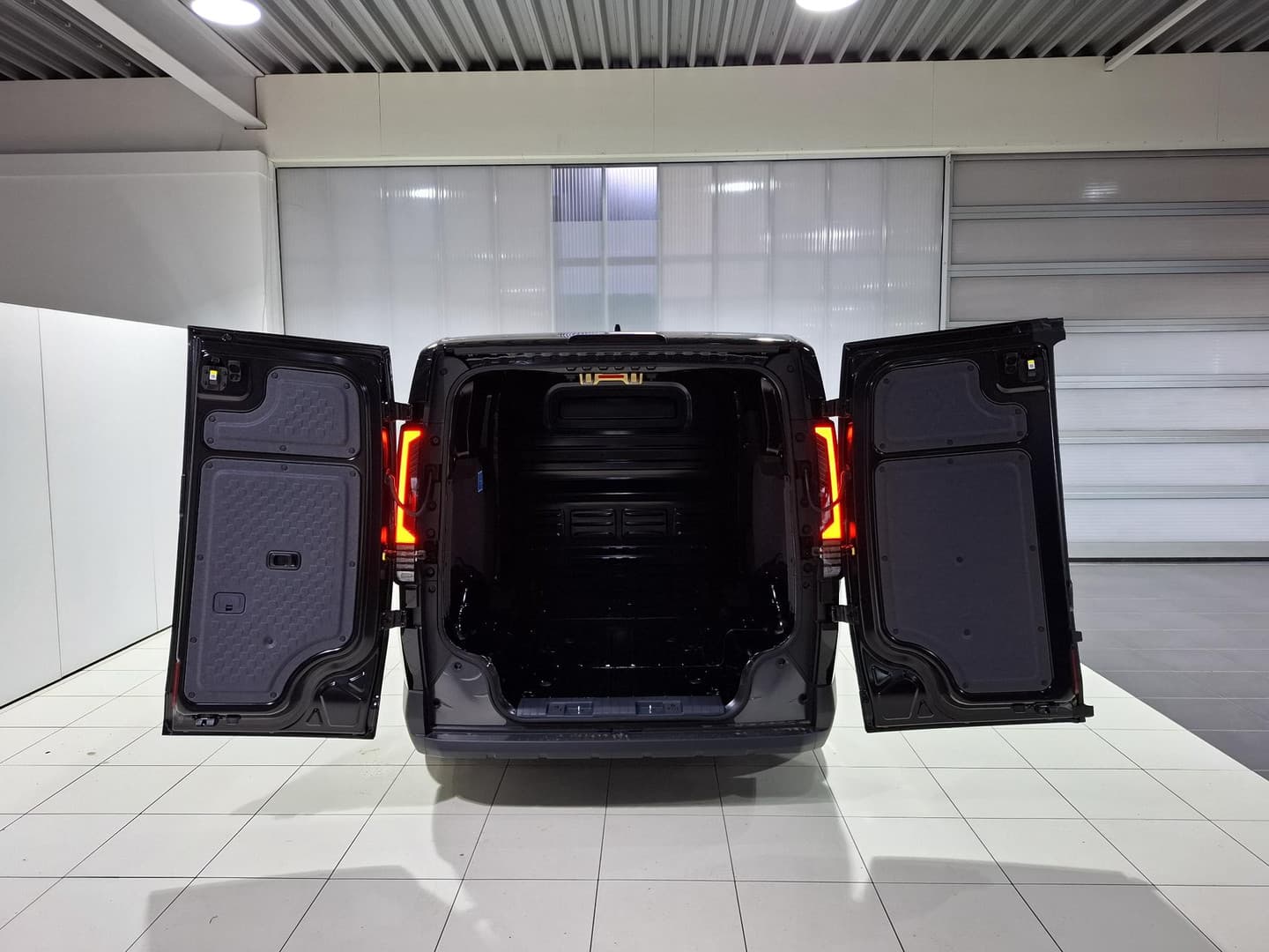 Kia Pv5 thumbnail 11