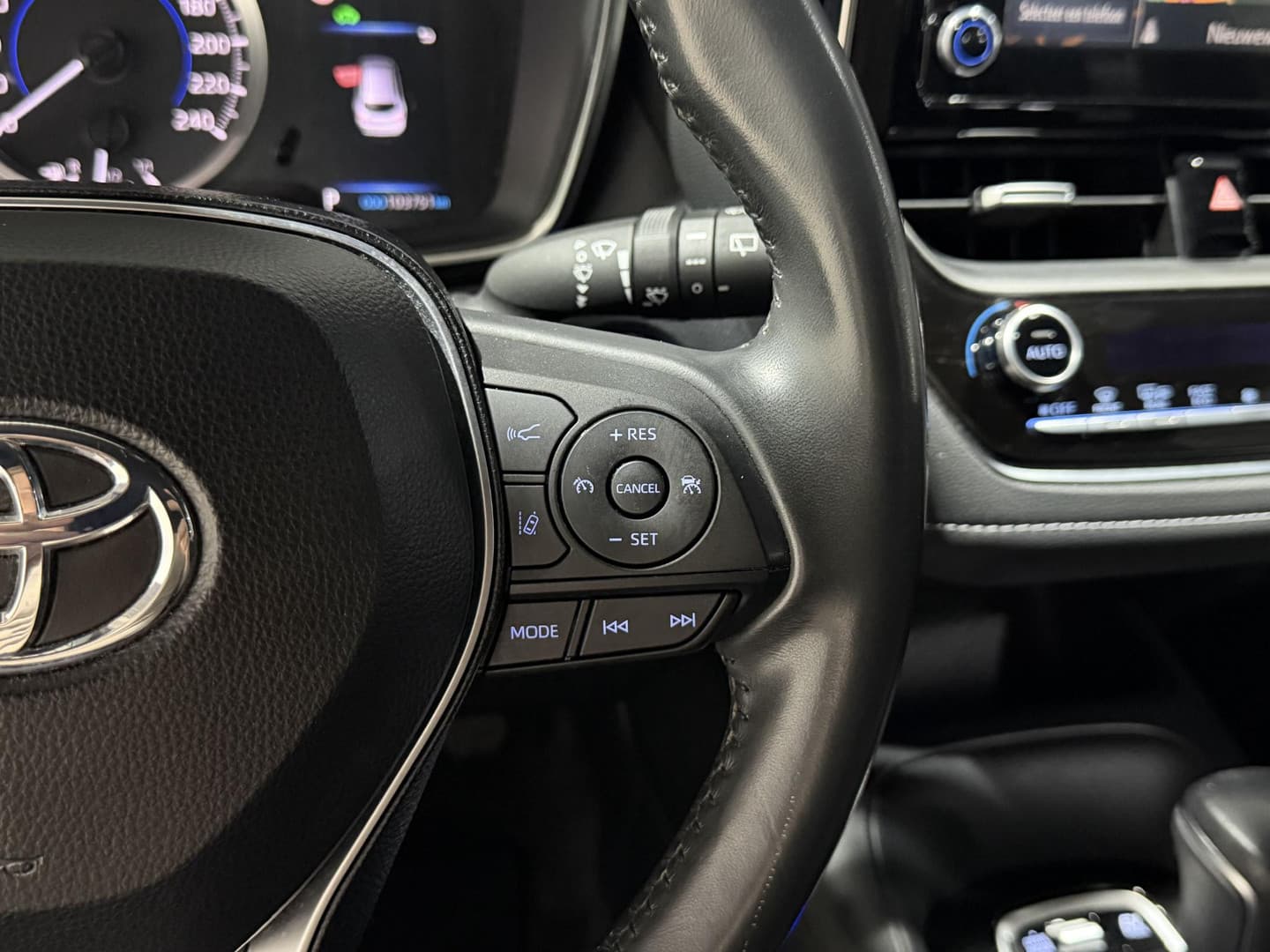 Toyota Corolla-touring-sports thumbnail 11