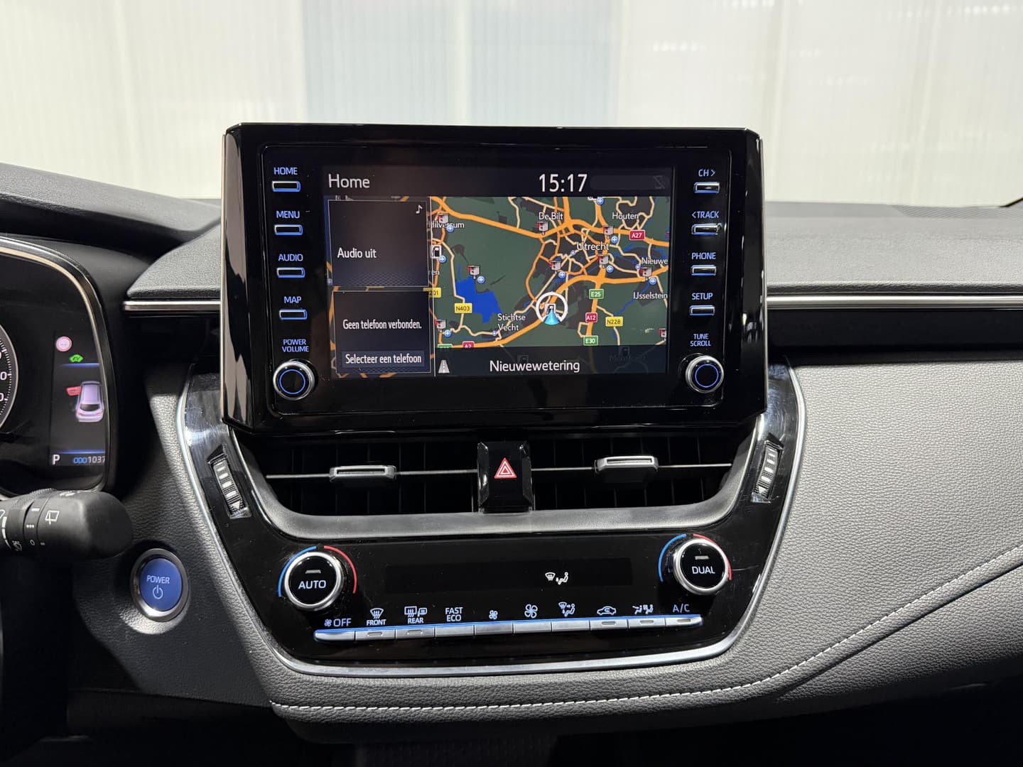 Toyota Corolla-touring-sports thumbnail 15