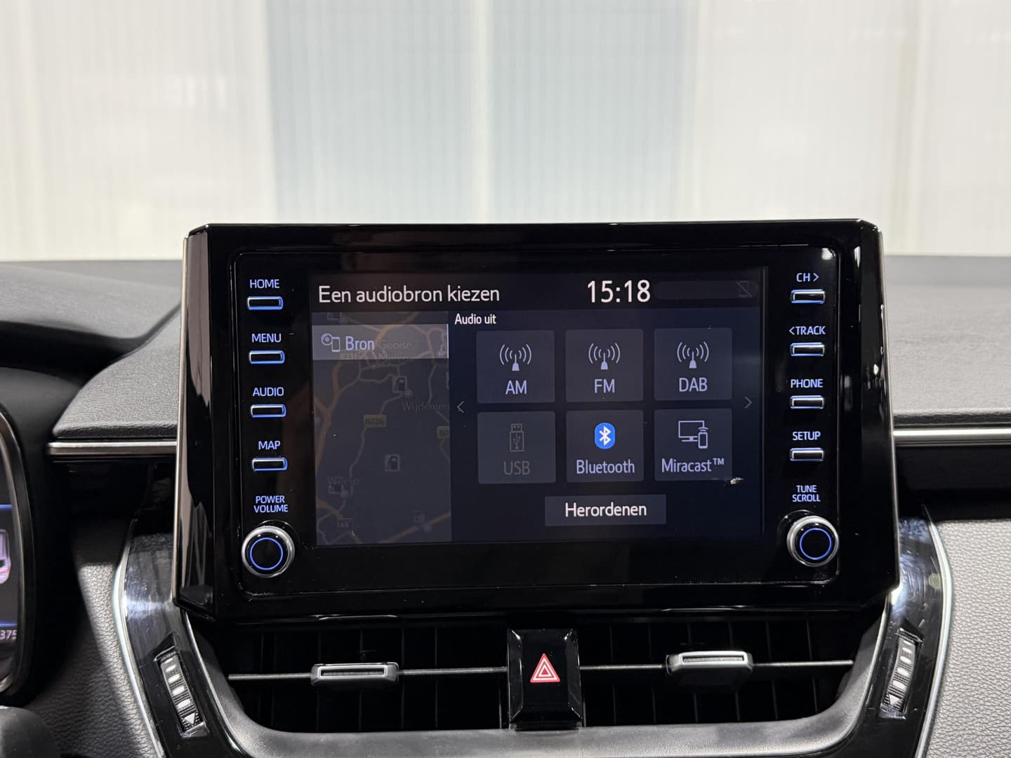 Toyota Corolla-touring-sports thumbnail 21