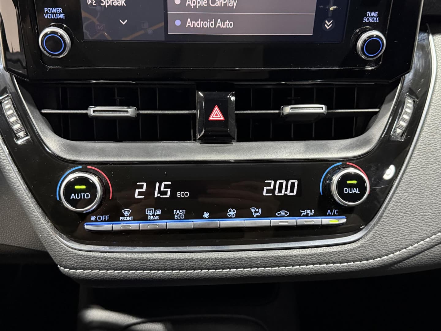 Toyota Corolla-touring-sports thumbnail 24