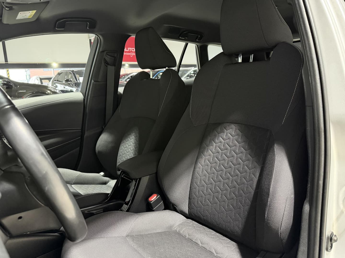 Toyota Corolla-touring-sports thumbnail 3