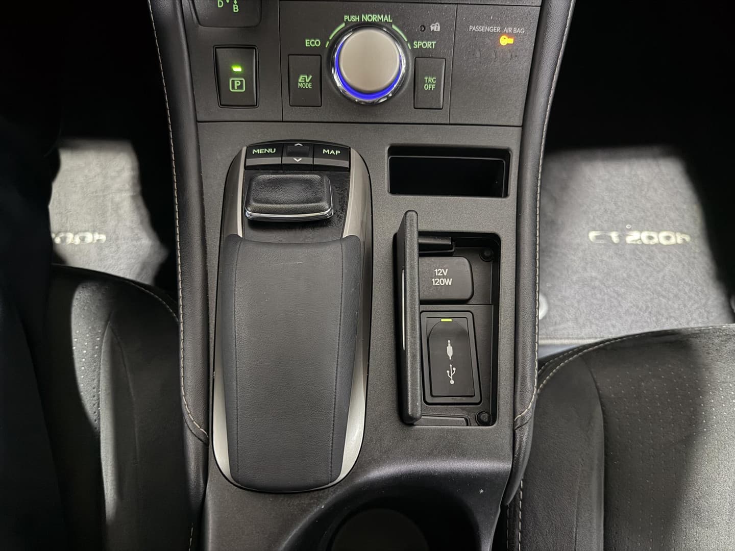 Lexus Ct thumbnail 24