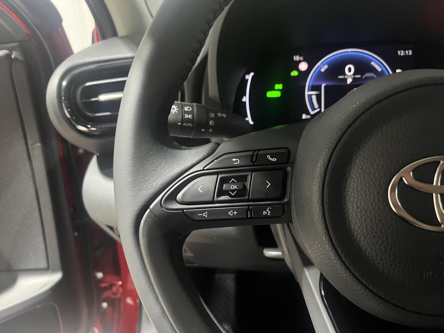 Toyota Yaris thumbnail 16