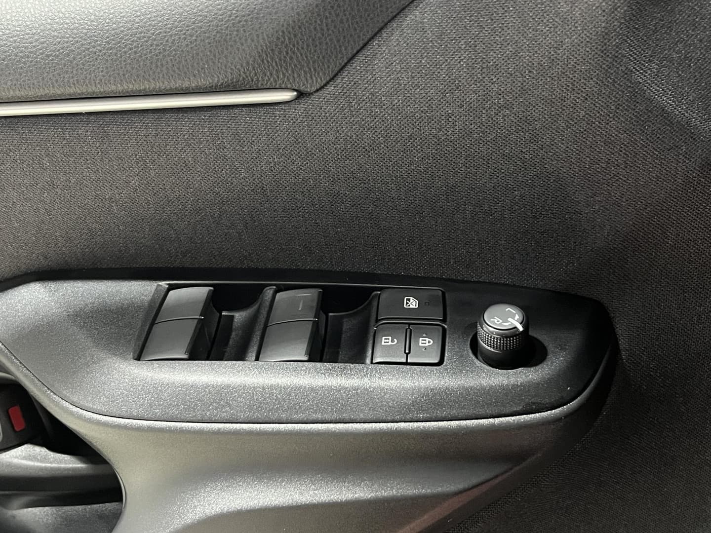 Toyota Yaris thumbnail 23