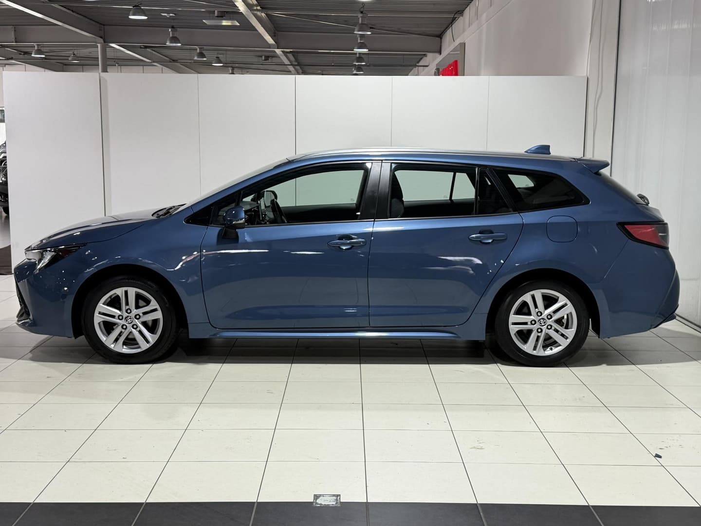 Toyota Corolla-touring-sports thumbnail 15