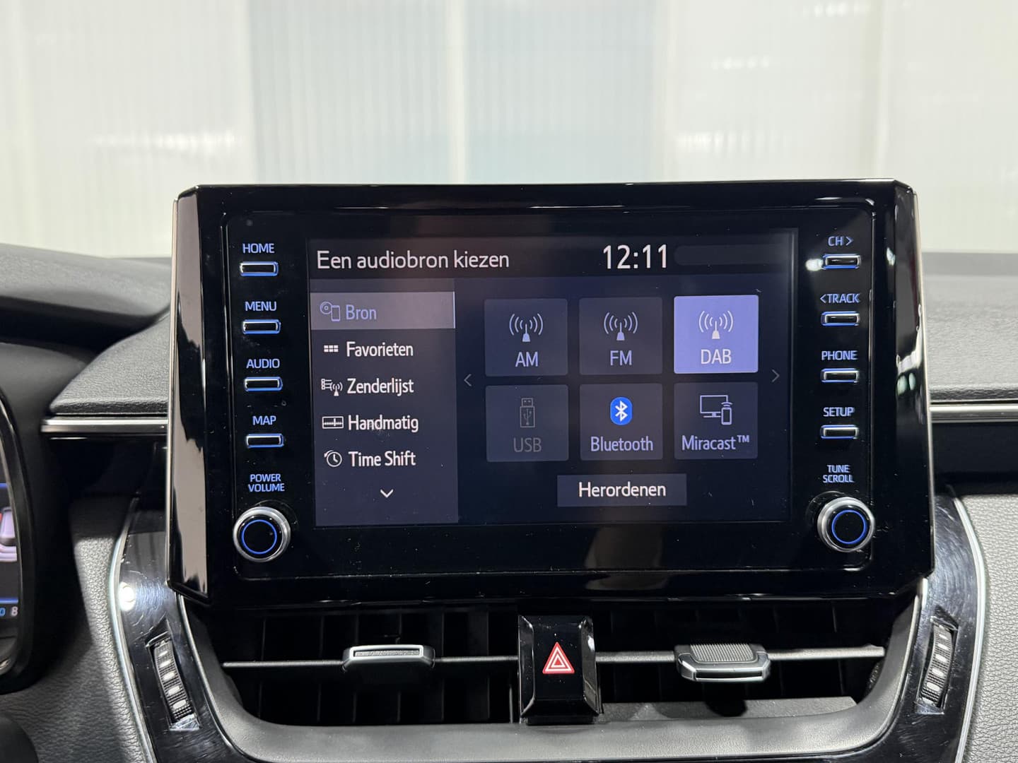 Toyota Corolla-touring-sports thumbnail 19