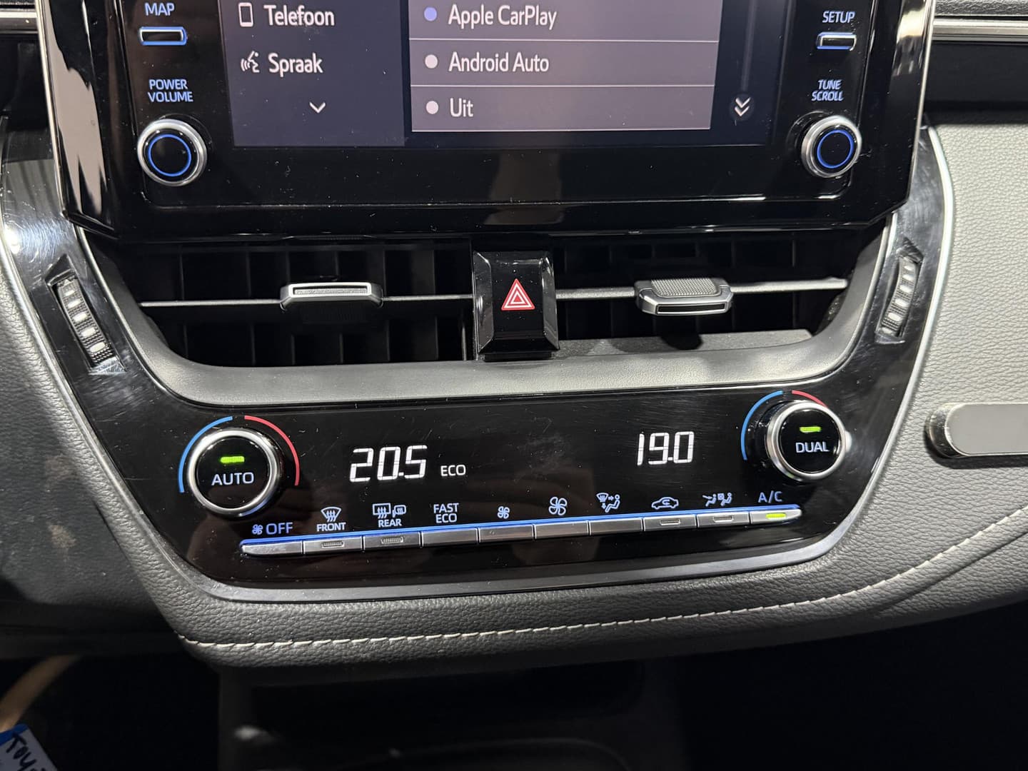 Toyota Corolla-touring-sports thumbnail 26