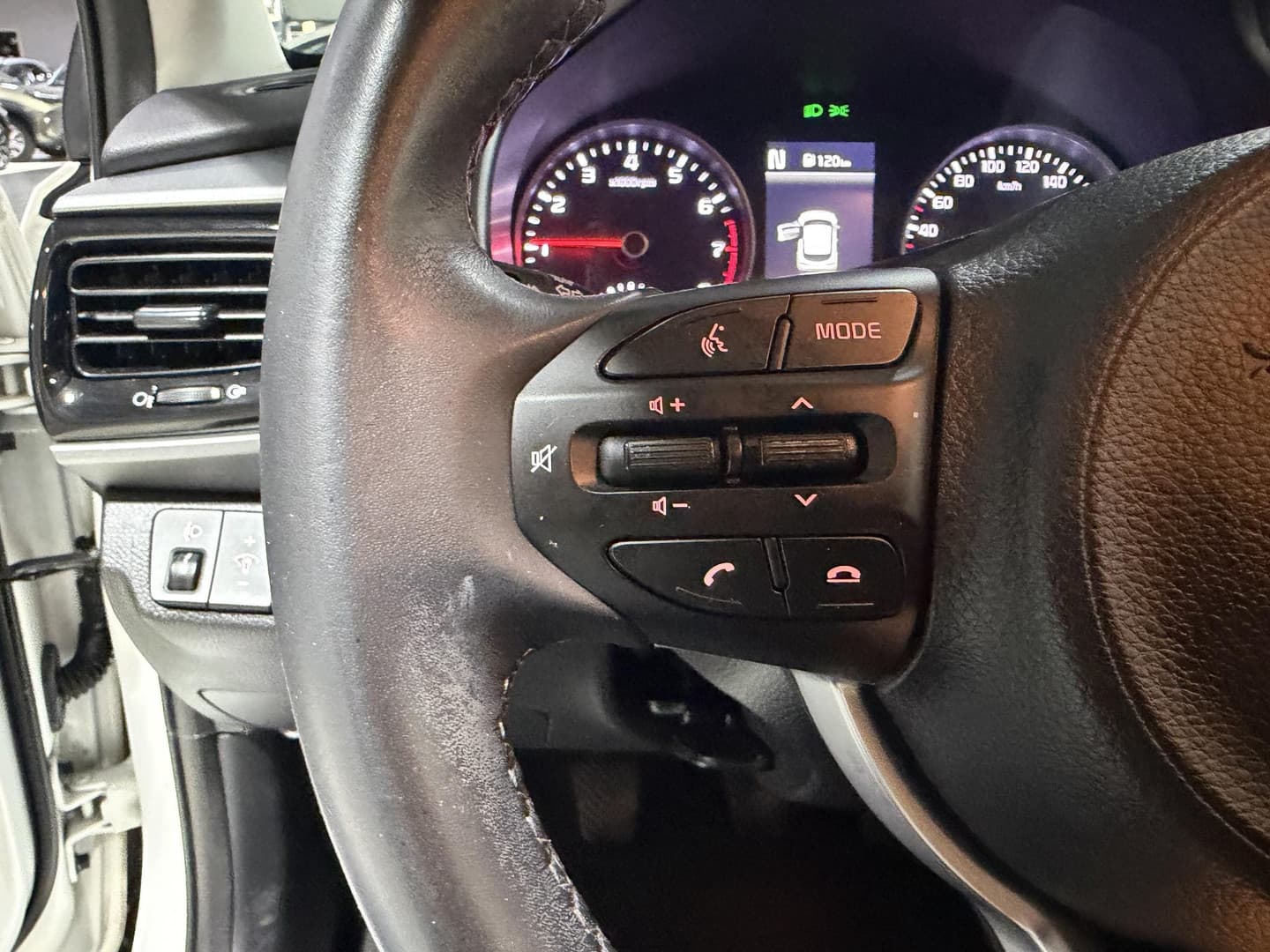 Kia Stonic thumbnail 11