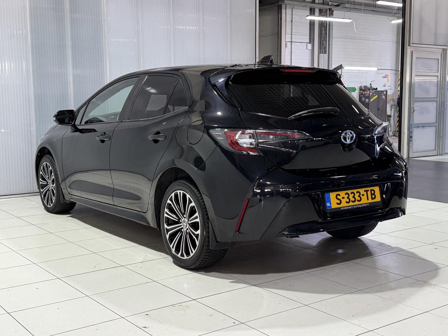 Toyota Corolla thumbnail 13