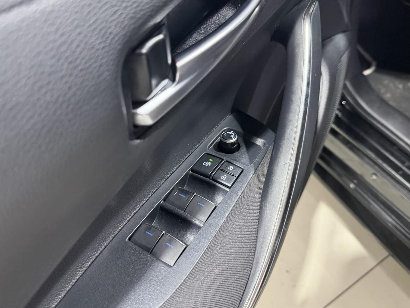 Toyota Corolla thumbnail 28