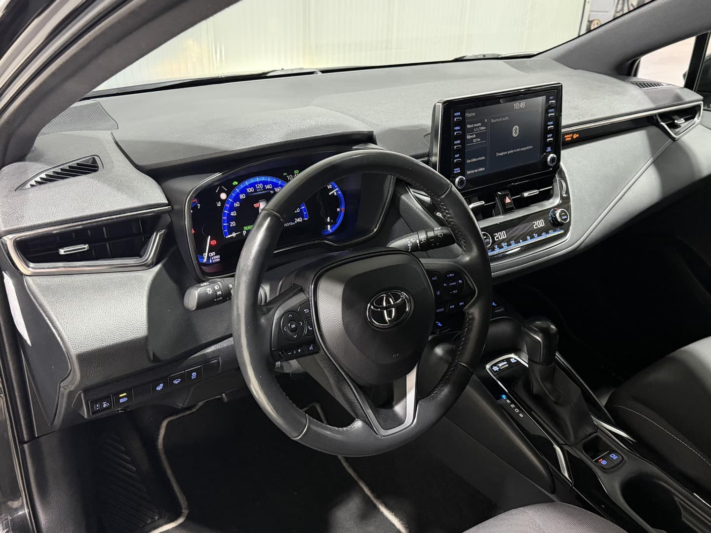 Toyota Corolla thumbnail 2