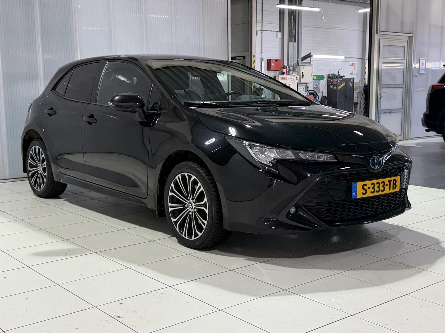 Toyota Corolla thumbnail 5