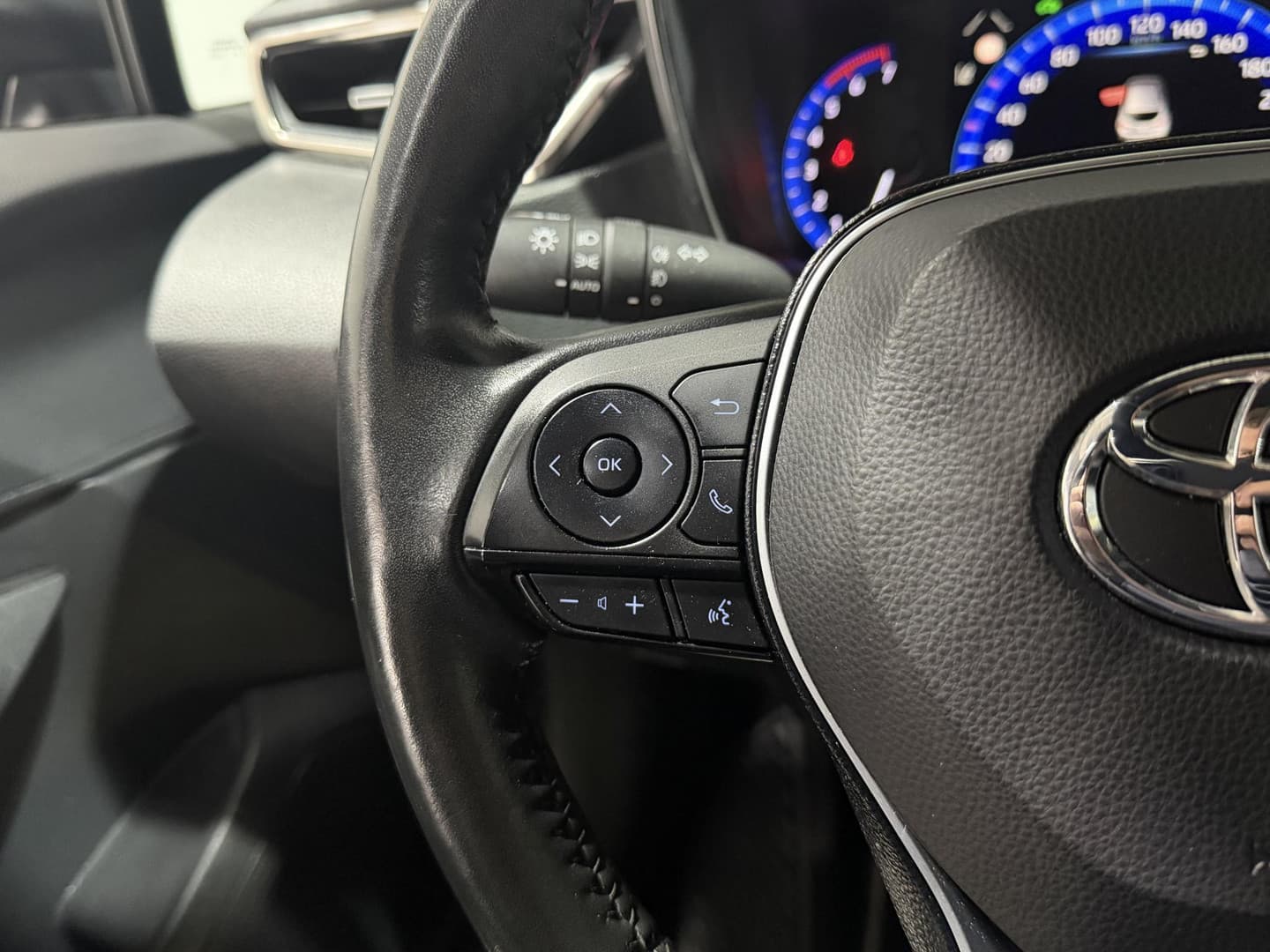 Toyota Corolla thumbnail 9