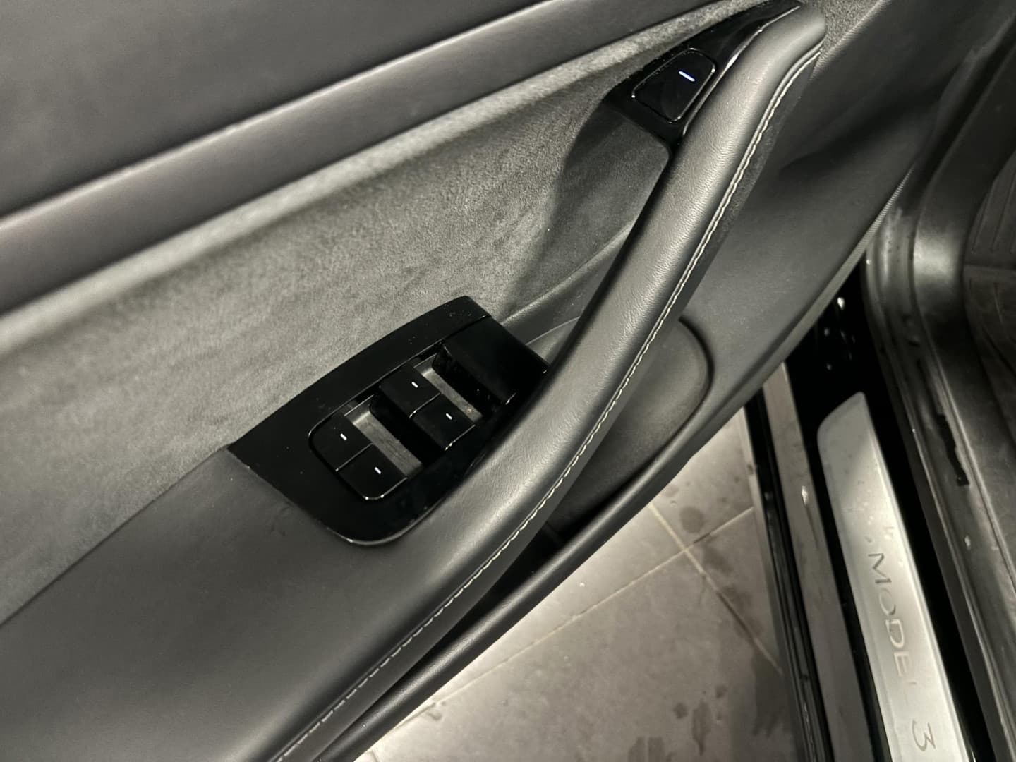 Tesla Model-3 thumbnail 17