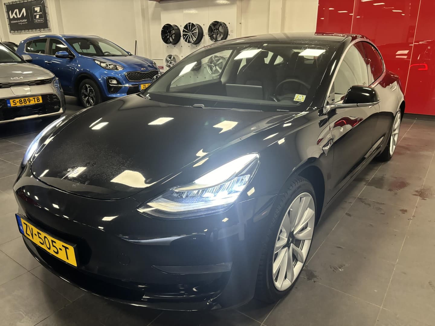 Tesla Model-3 thumbnail 22