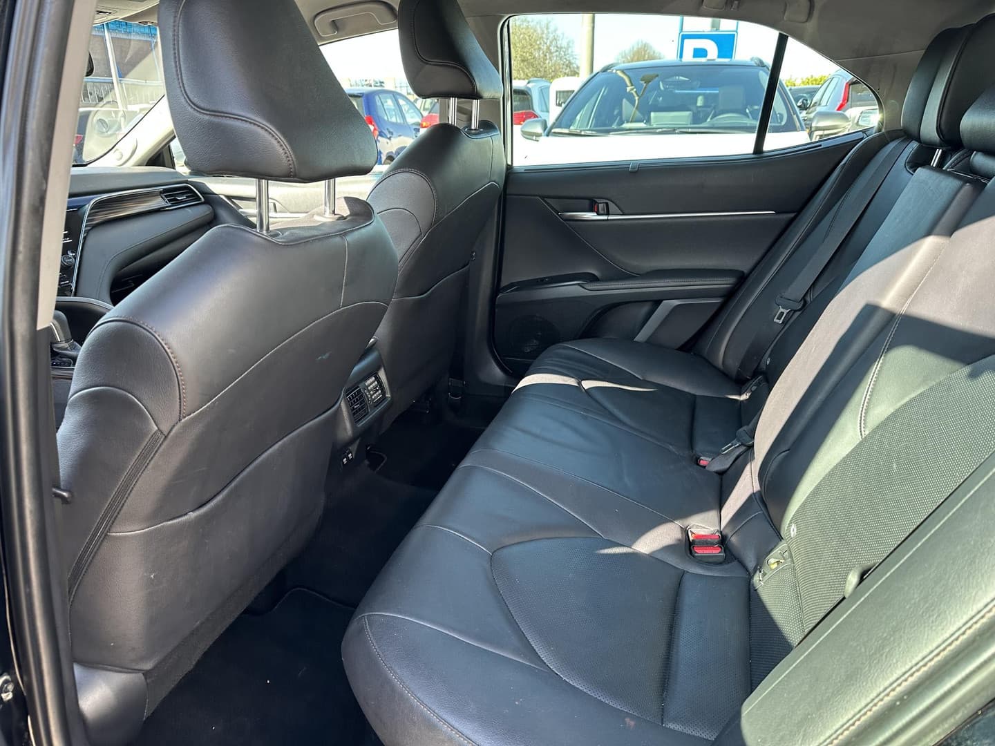 Toyota Camry thumbnail 23