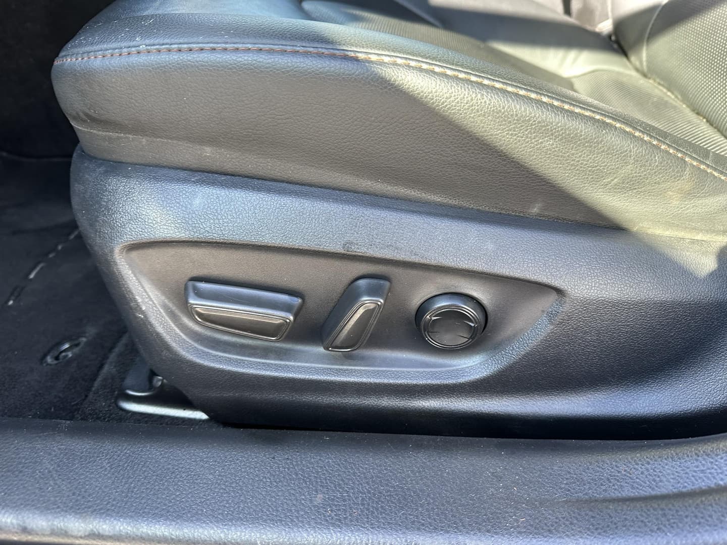 Toyota Camry thumbnail 3