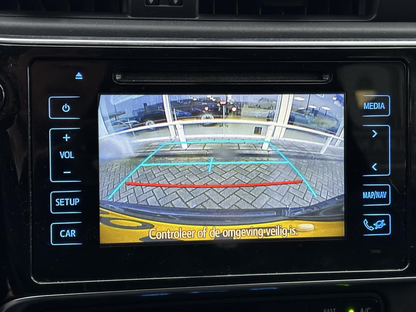 Toyota Auris thumbnail 18