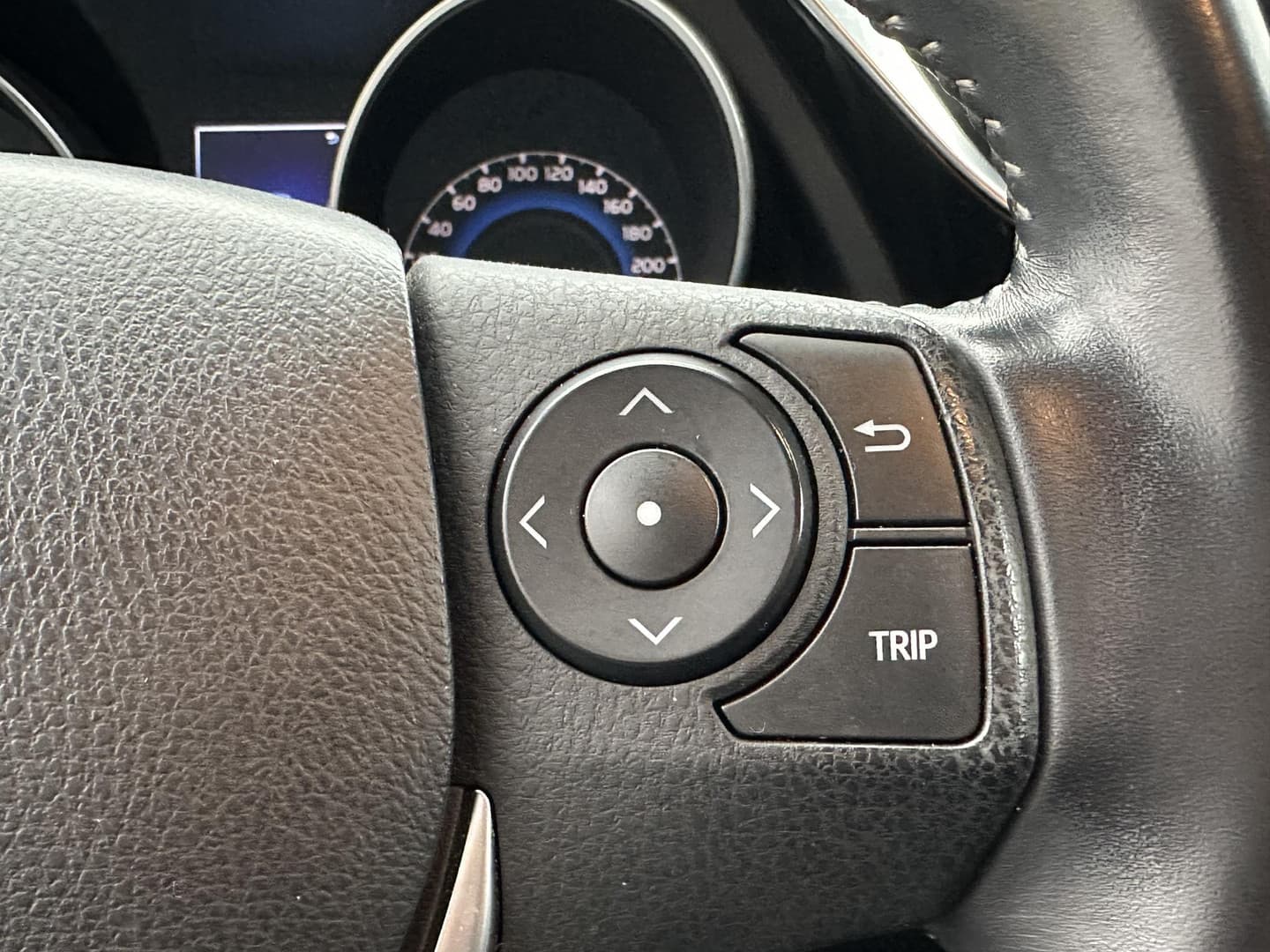 Toyota Auris thumbnail 8