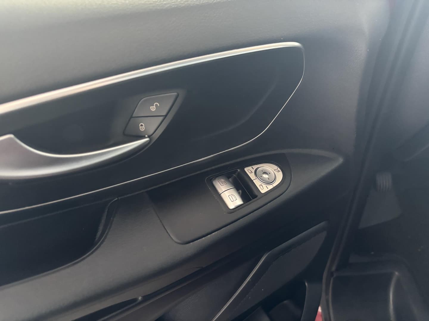 Mercedes-benz Vito thumbnail 3