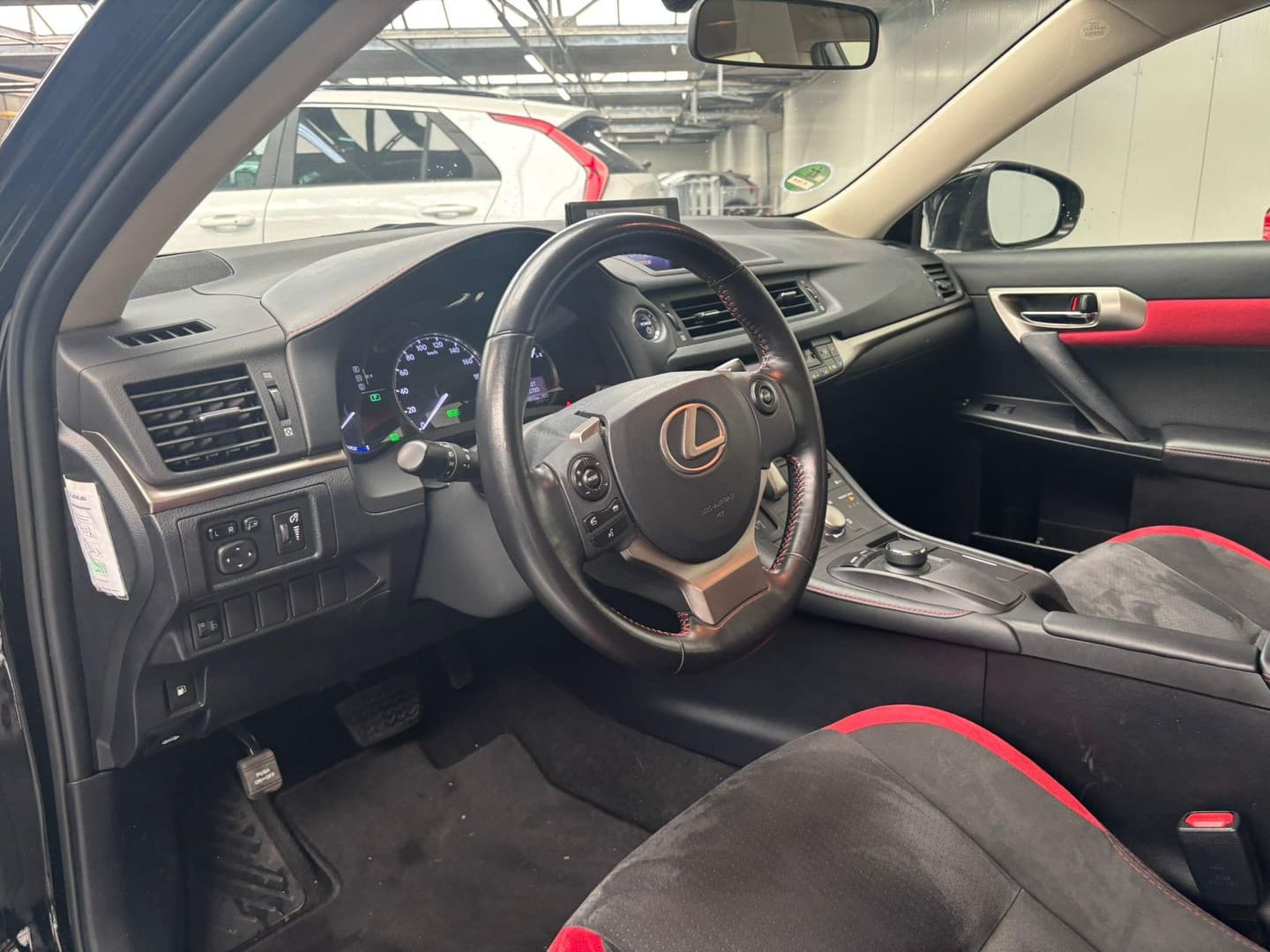 Lexus Ct thumbnail 2