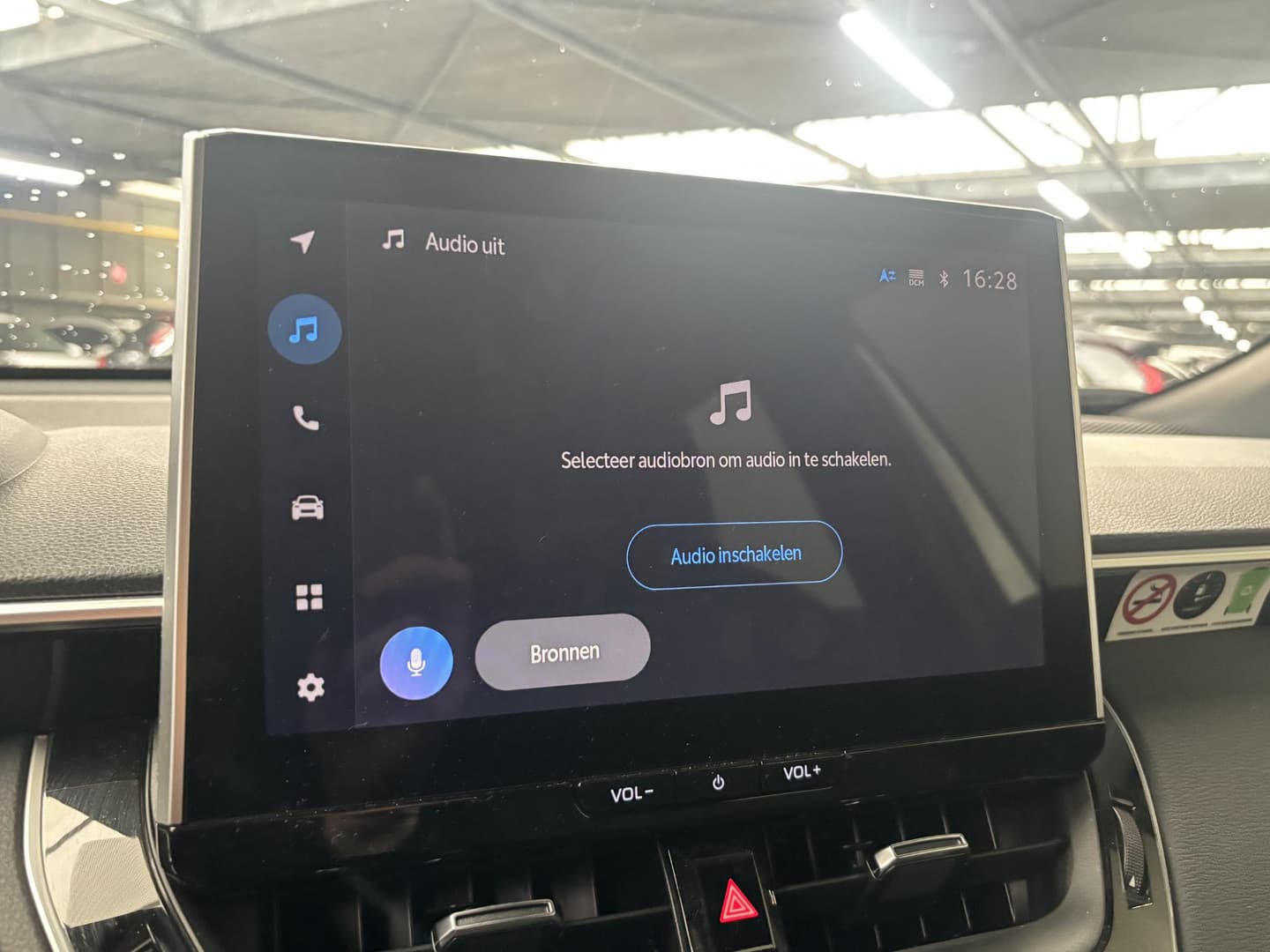 Toyota Corolla-cross thumbnail 13