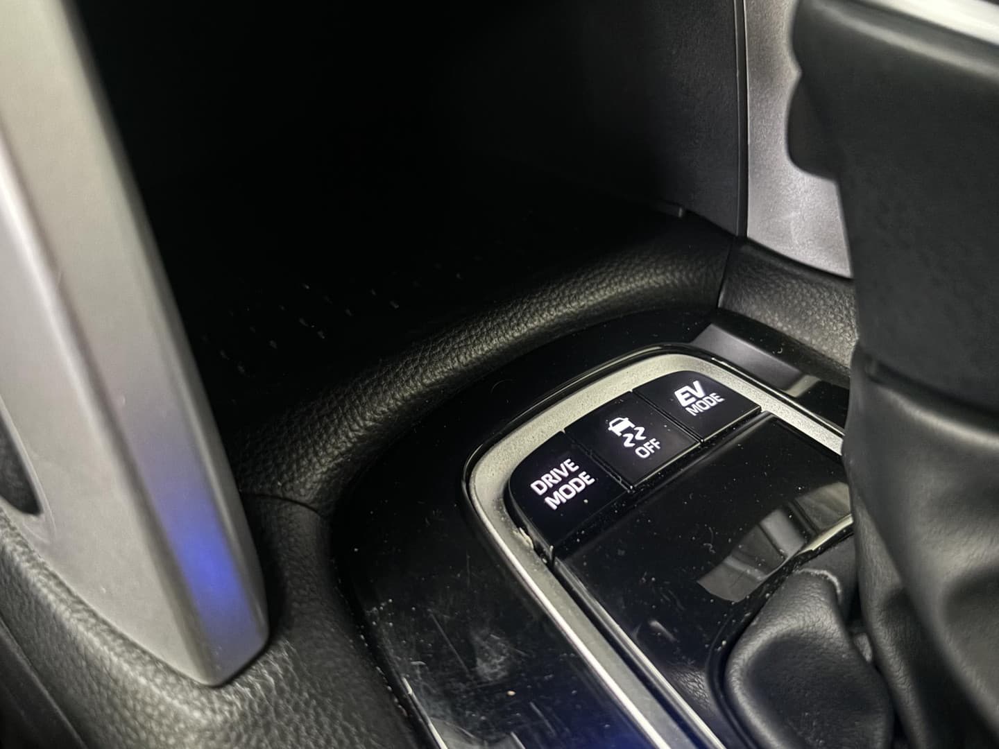 Toyota Corolla-cross thumbnail 19