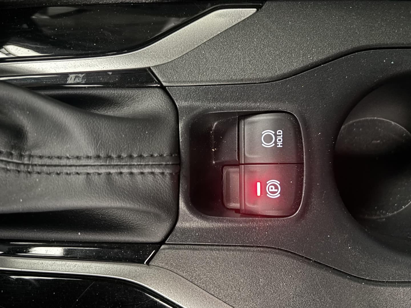 Toyota Corolla-cross thumbnail 20