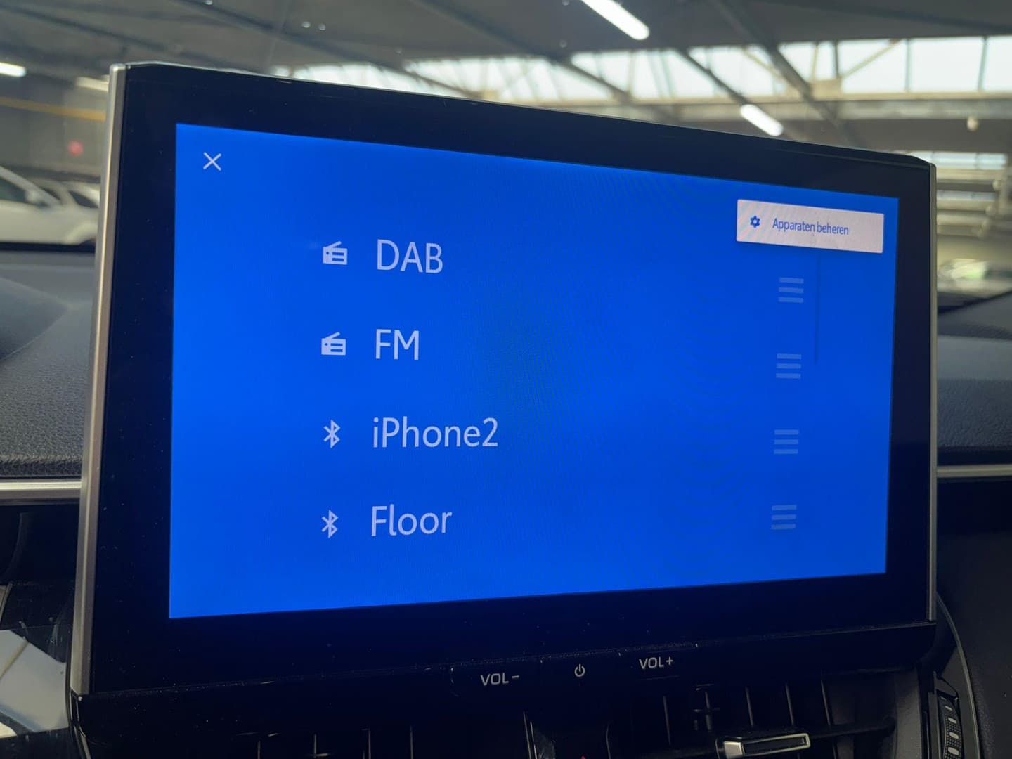 Toyota Corolla-cross thumbnail 13