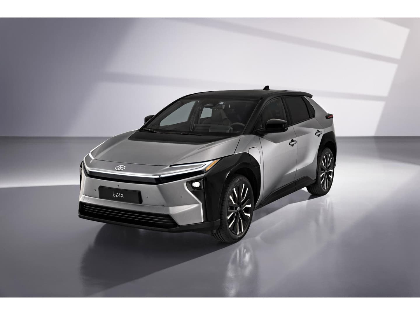 Toyota Bz4x thumbnail 2