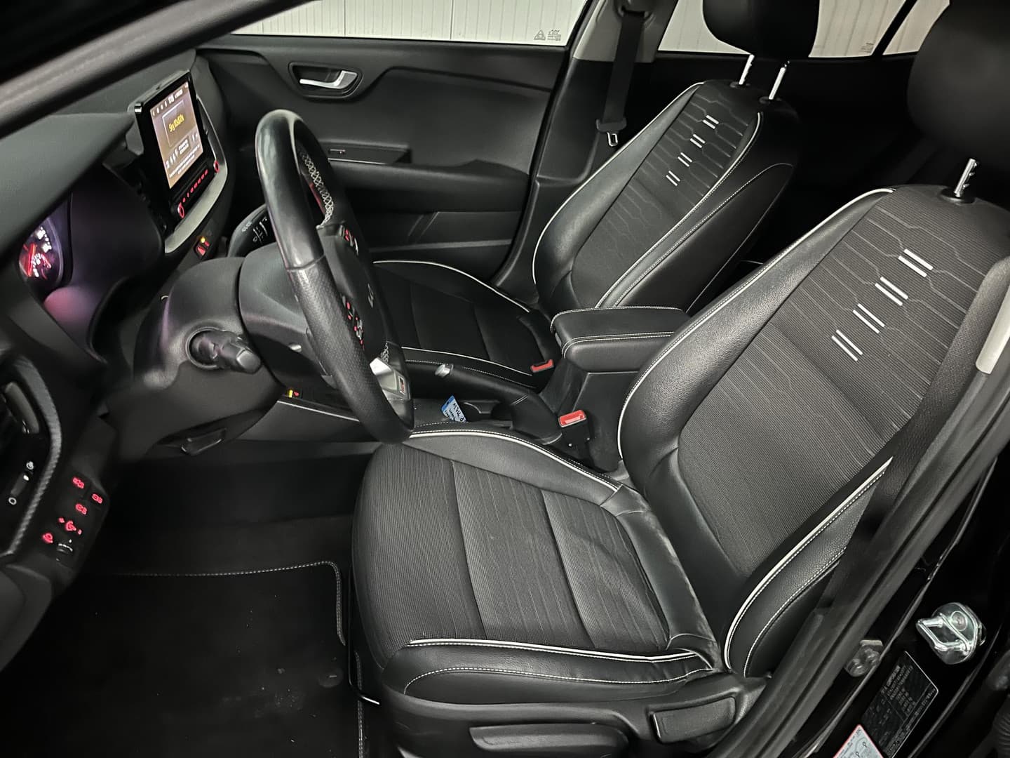 Kia Stonic thumbnail 3