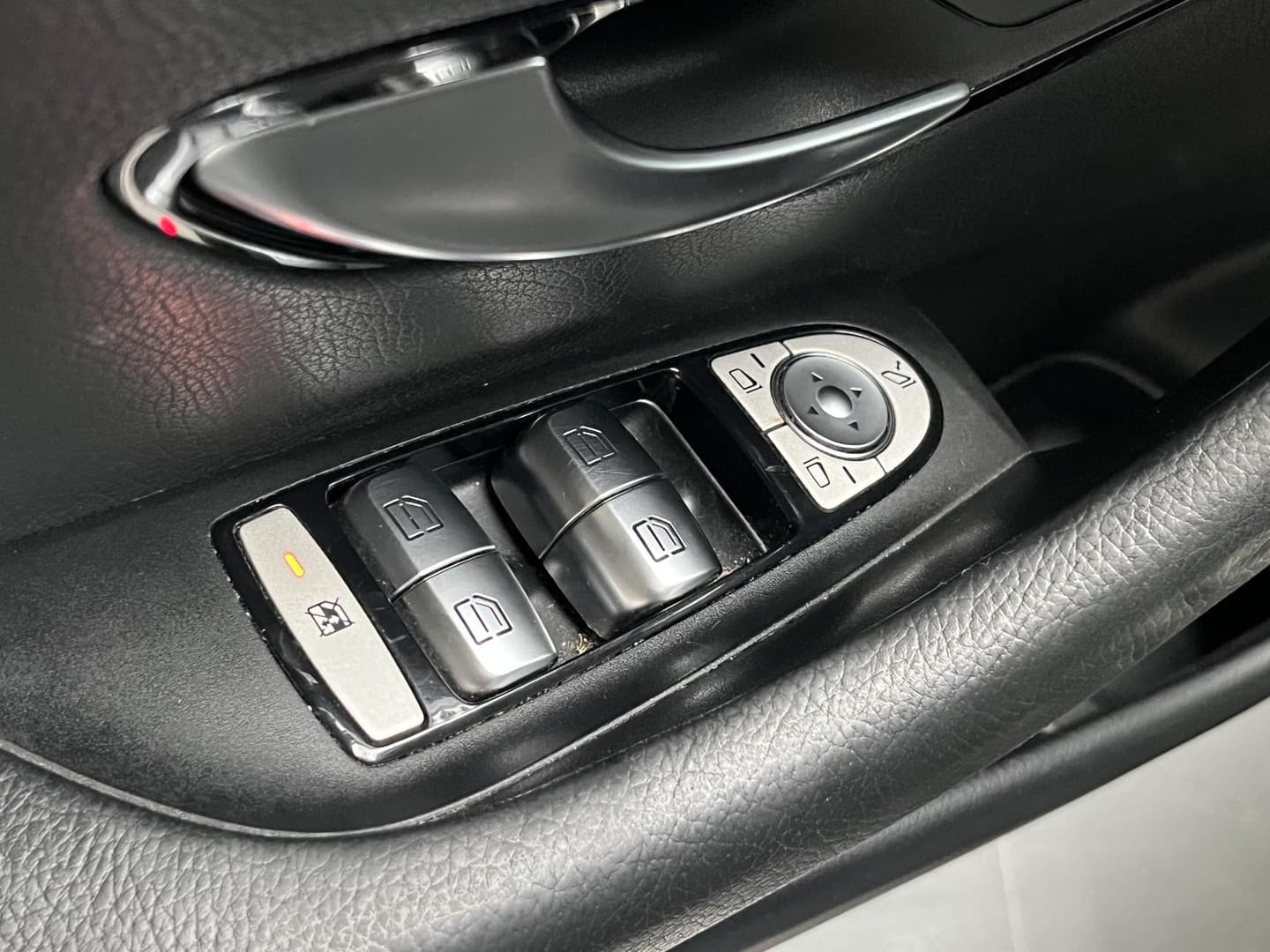 Mercedes-benz E-klasse thumbnail 2