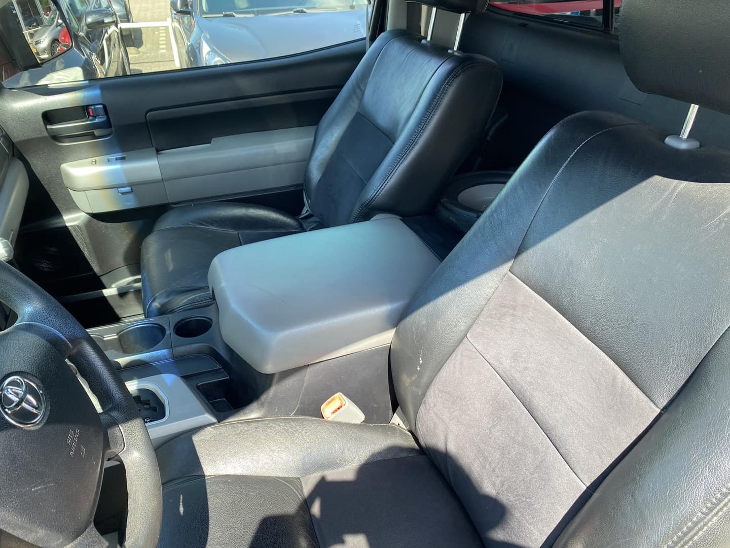 Toyota Tundra thumbnail 3