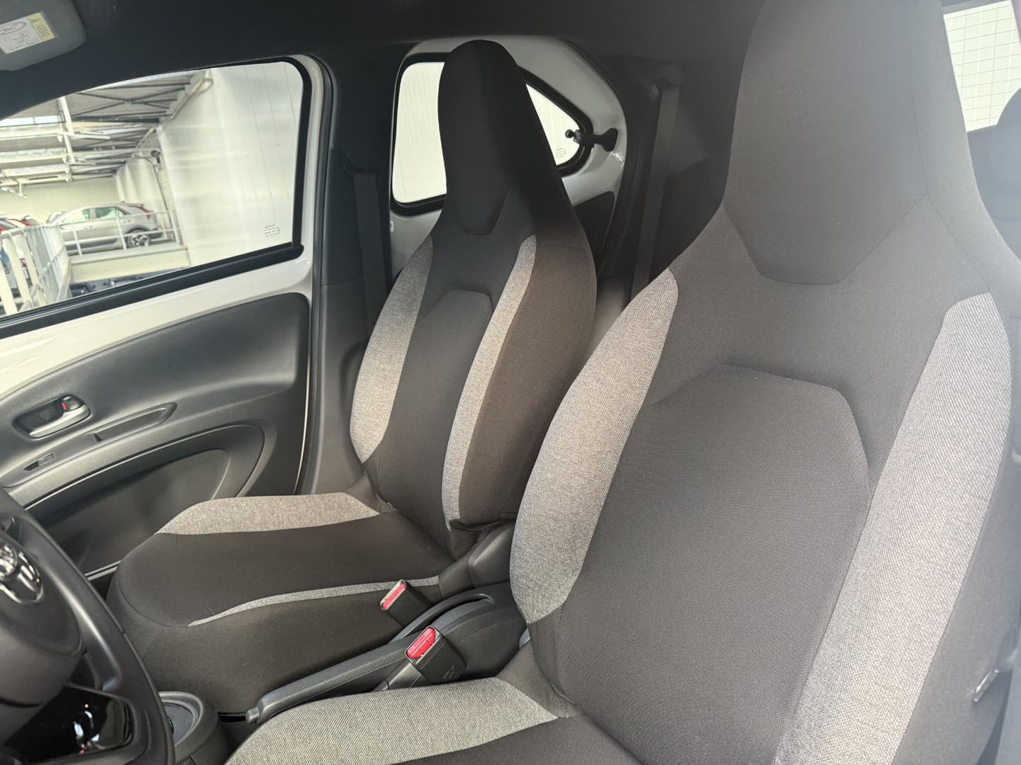 Toyota Aygo thumbnail 2