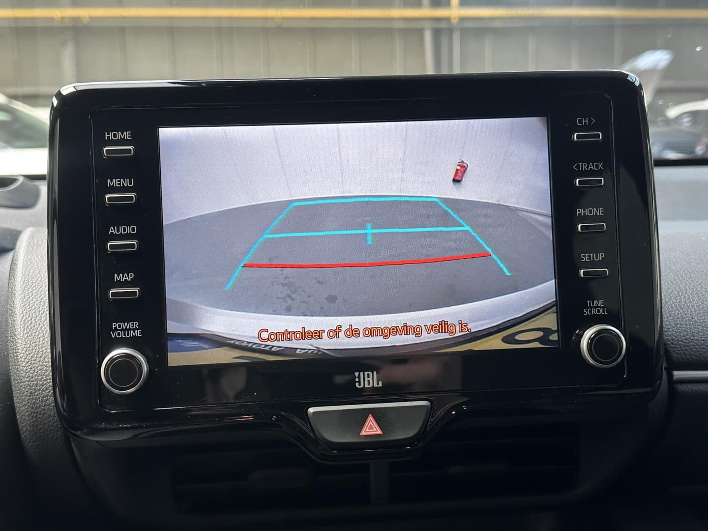 Toyota Yaris thumbnail 12