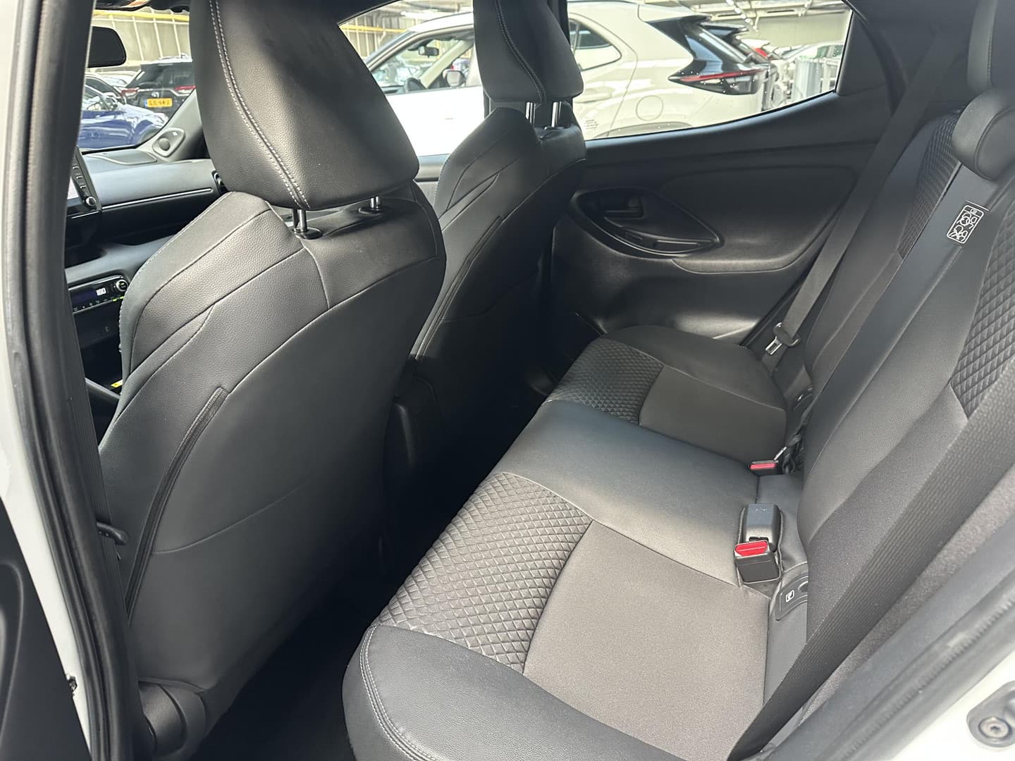 Toyota Yaris thumbnail 19