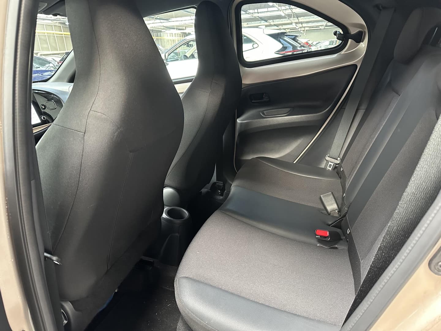 Toyota Aygo thumbnail 17