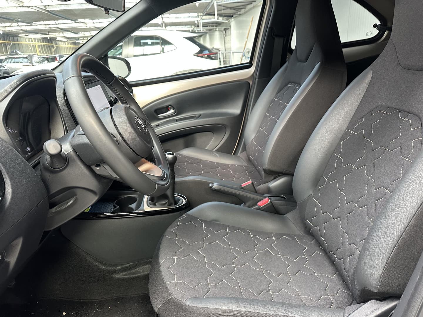 Toyota Aygo thumbnail 2