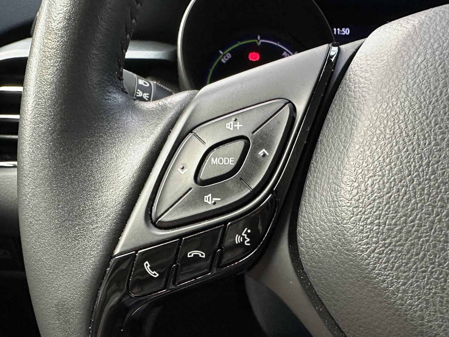 Toyota C-hr thumbnail 10