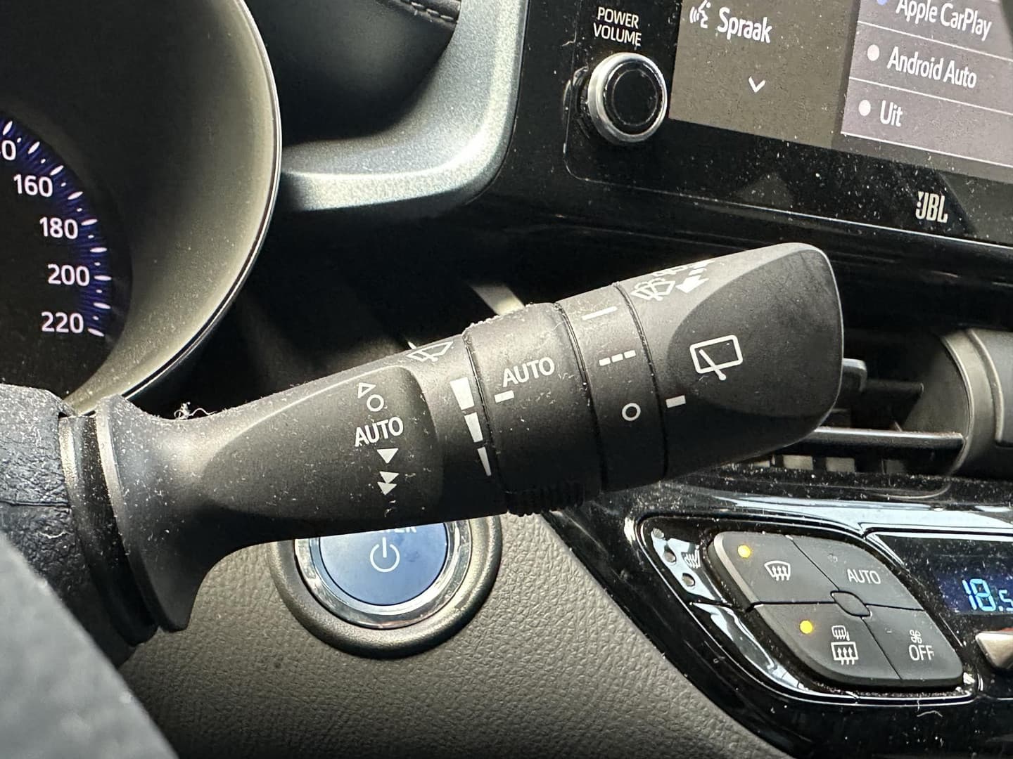 Toyota C-hr thumbnail 11